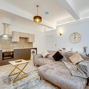 https://town-house-apartments.yorkshirehotels.net